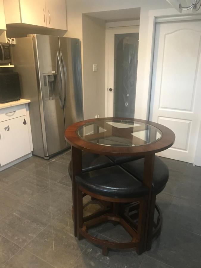 Spacious And Bright Large Suite With Separate Bathroom Richmond Extérieur photo