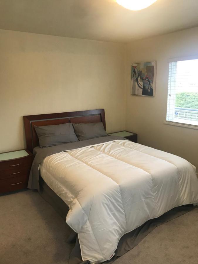 Spacious And Bright Large Suite With Separate Bathroom Richmond Extérieur photo